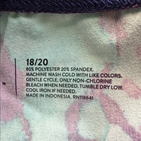 LIVI High-Rise LIVI Soft 7/8 Legging With Pockets 18/20 - Picture 6 of 6